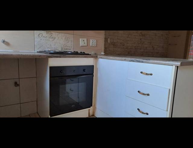 2 BEDROOM APARTMENT FOR SALE IN LINMEYER